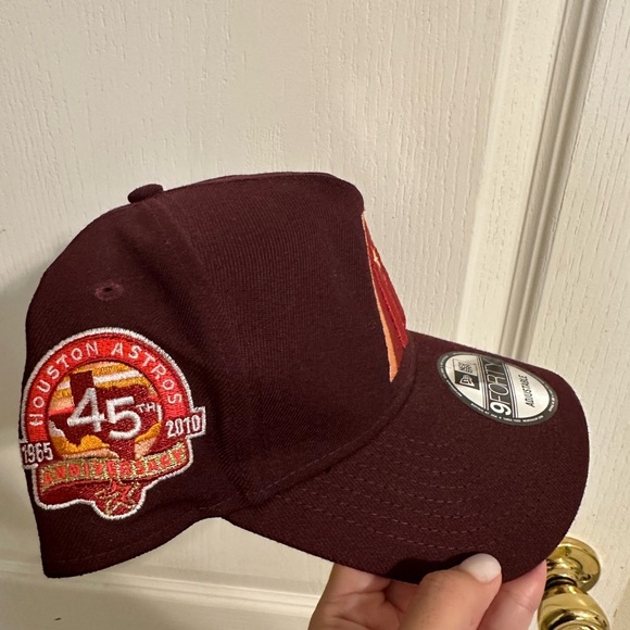 Astros Maroon Adjustable Cap with Embroidered Logo - Picture 2 of 3